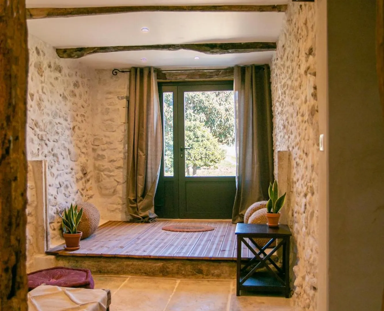Holiday home Gite Mas De Boulegue Saint-Pantaleon-les-Vignes